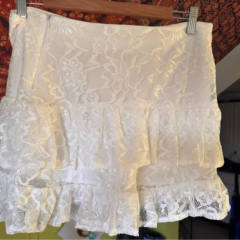 White lace shorts/skort with ruffles by French Kiss sz L